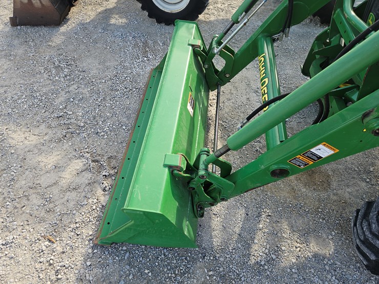 john-deere-4044r-image-5
