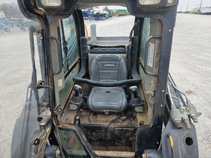 new-holland-c234-image-7