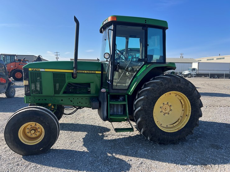 john-deere-7210-image-20