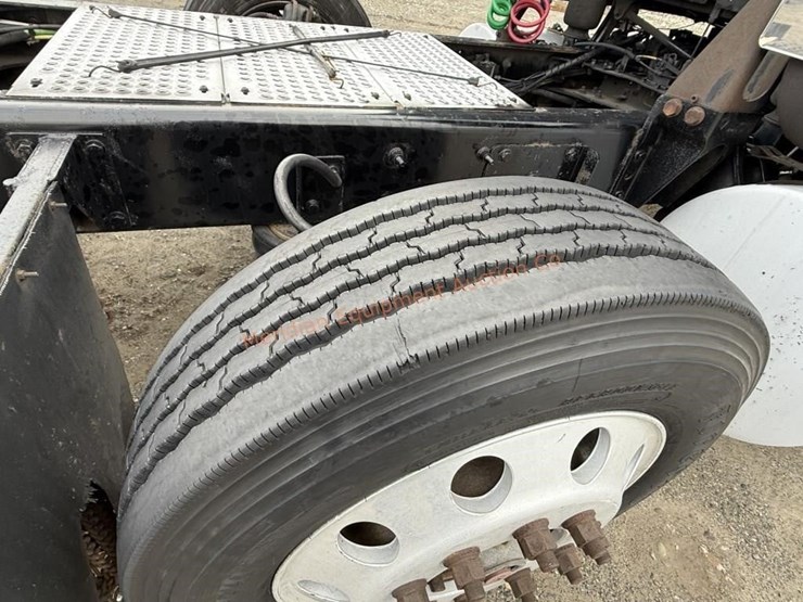 international-prostar-image-25