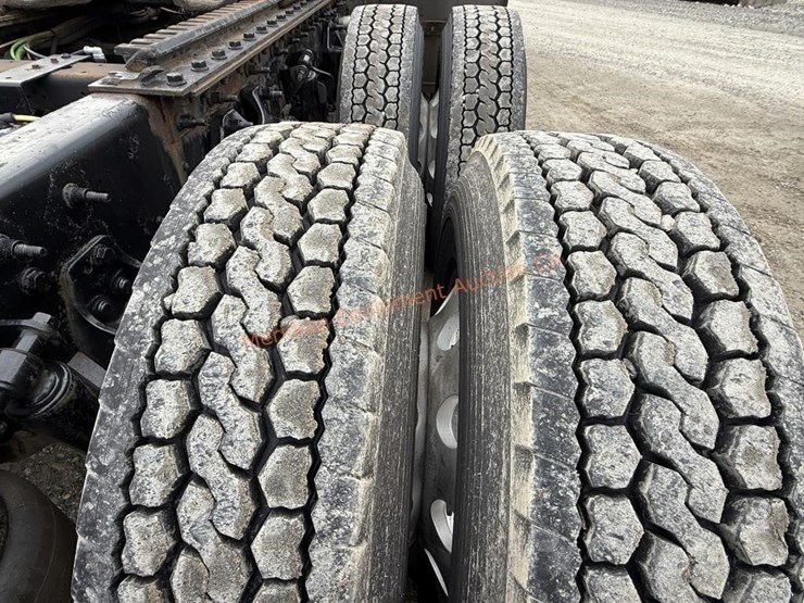 international-prostar-image-23