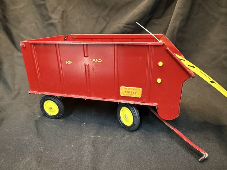 ertl-new-holland-chopper-box-image-3