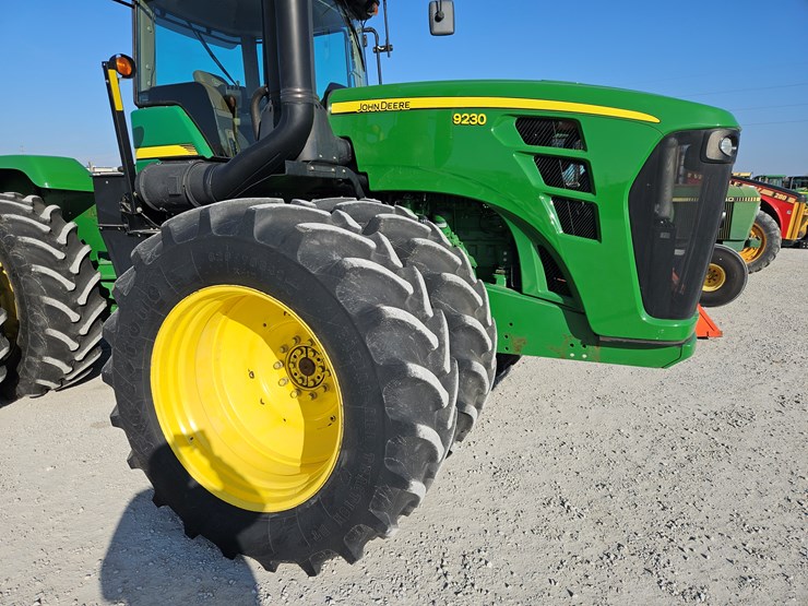 john-deere-9230-image-4