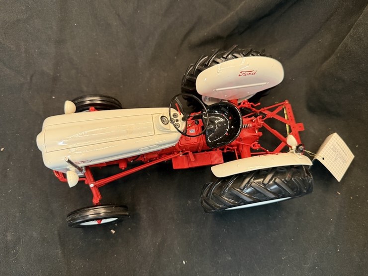 1953-ford-9n-image-2