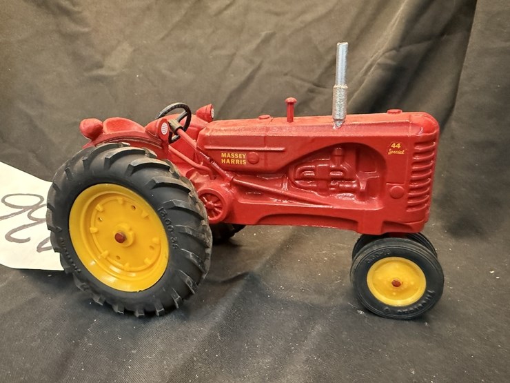 massey-ferguson-44-image-3
