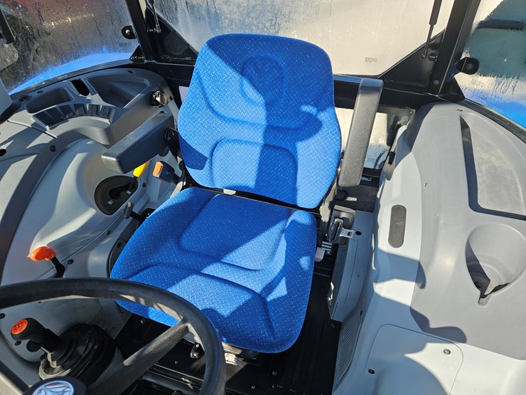 new-holland-t4.75-image-12