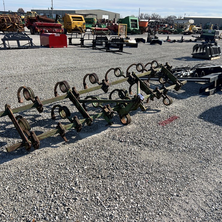 #208738 • John Deere Chisel Rig