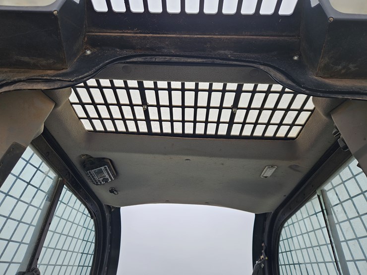 new-holland-c234-image-8