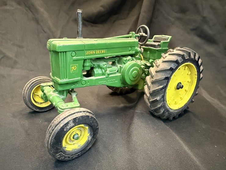 ertl-john-deere-70-image-2