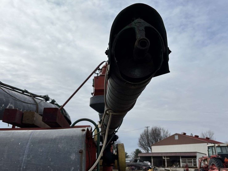 case-28x46-thresher-on-steel-image-36