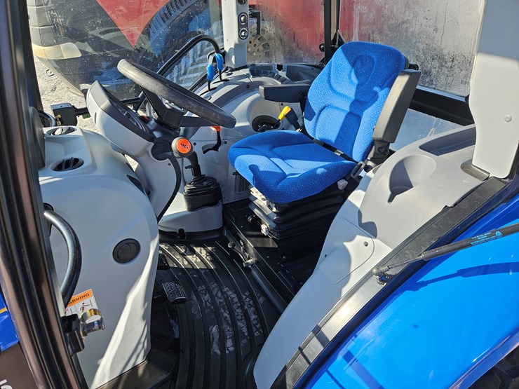 new-holland-t4.75-image-11