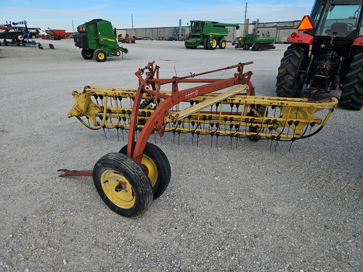 new-holland-258-image-1