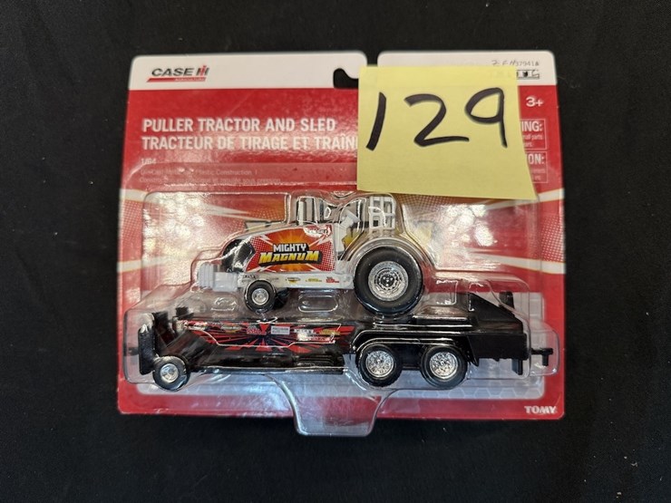 ertl-case-ih-mighty-magnum-puller-tractor-image-1