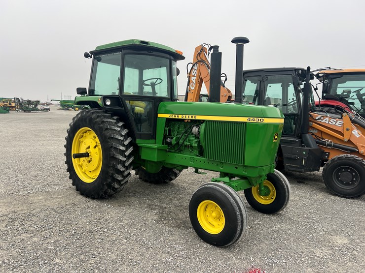 john-deere-4430-image-1