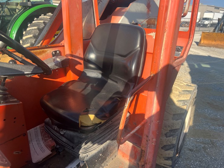 sky-trak-5028-image-9