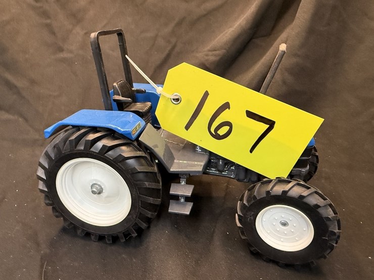 new-holland-5635-image-3