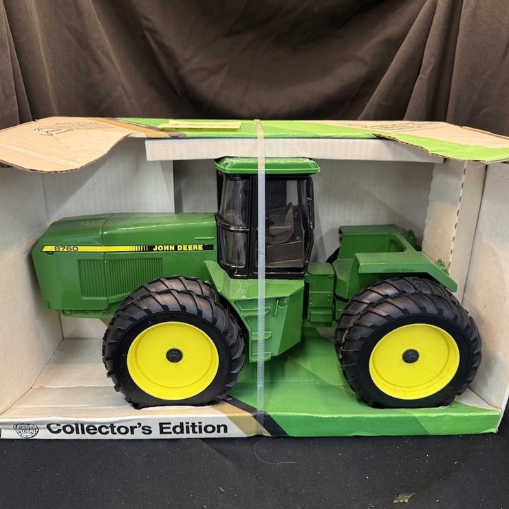 Ertl John Deere 8760