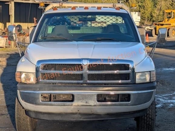 1999-dodge-ram-3500-image-2