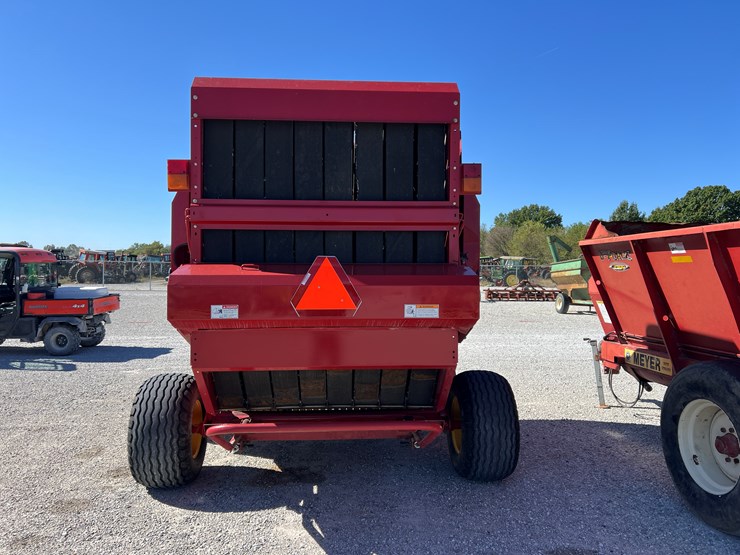 new-holland-br7090-image-6