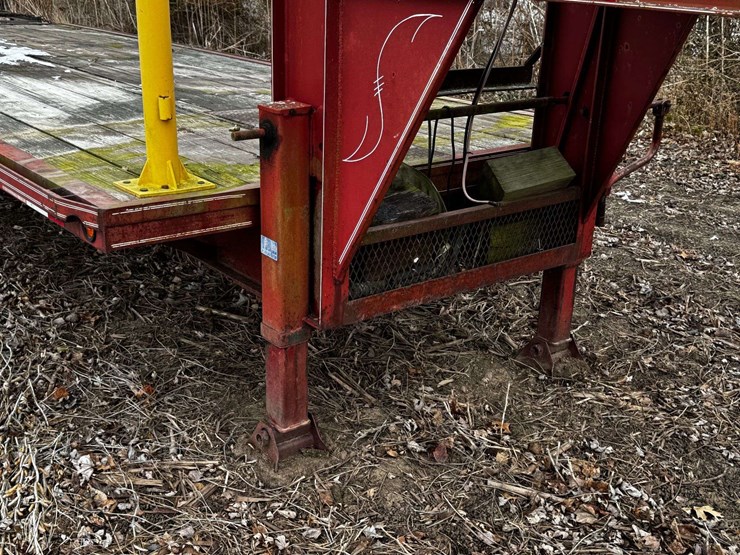 holland-formula-150-tandem-axle-w/duals-gooseneck-trailer-image-9