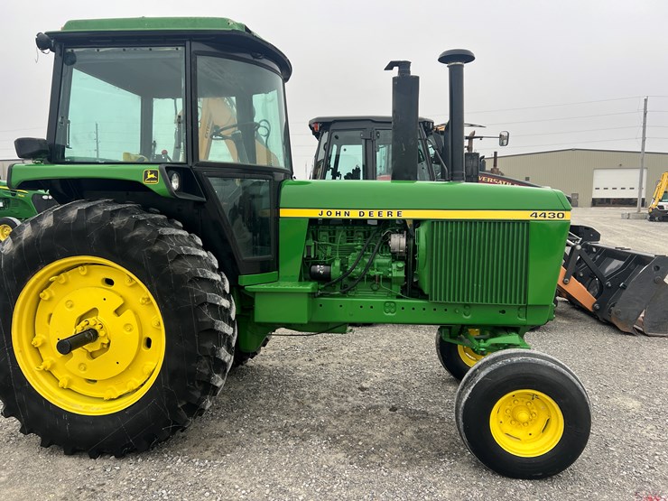 john-deere-4430-image-4