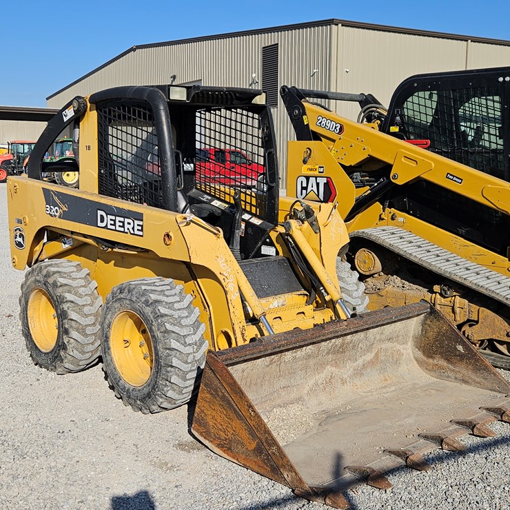 JOHN DEERE 320