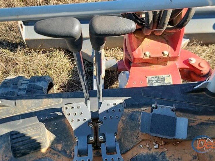 takeuchi-tb335r-image-30