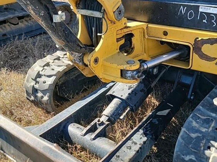 2020-caterpillar-302.7d-image-5