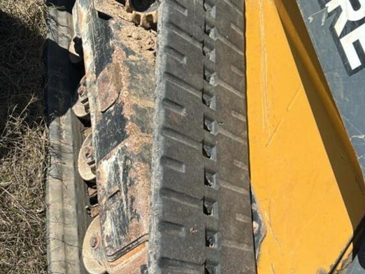 2017-deere-323e-image-3