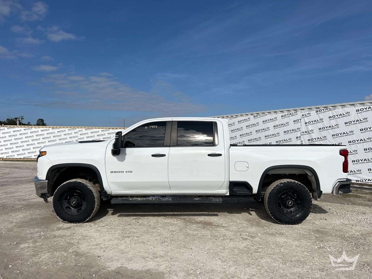 2021-chevrolet-silverado-2500-image-31