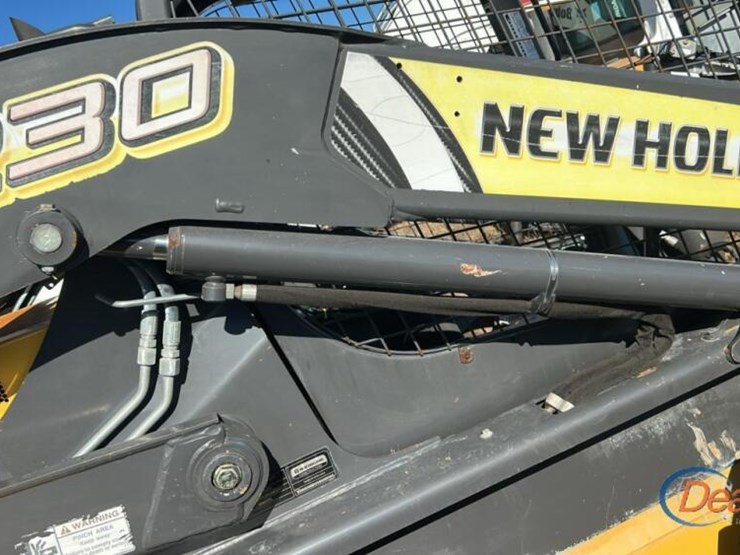 new-holland-l230-image-25