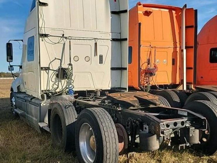 2016-international-prostar-image-3