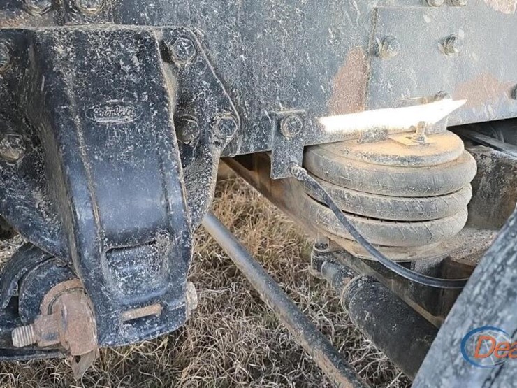 peterbilt-388-image-9