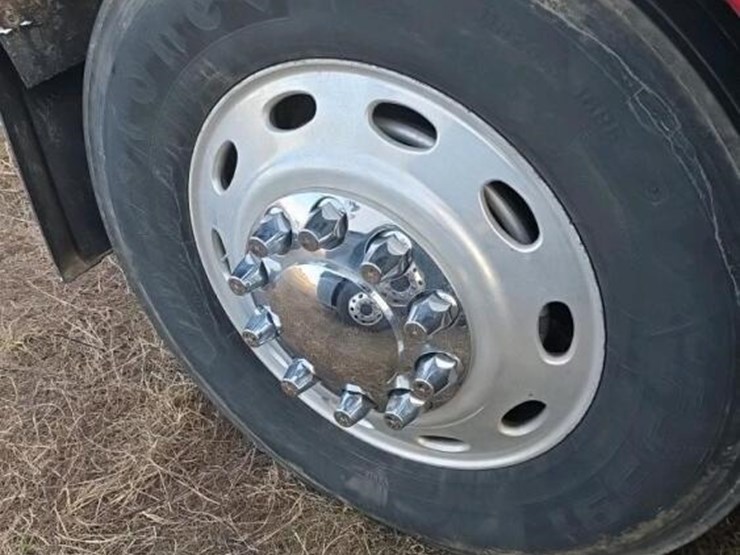 2005-peterbilt-379-image-50