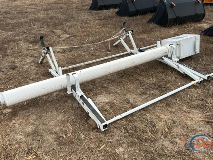 prime-design-ergo-rack-and-tool-box-mounted-on-pipe-image-3