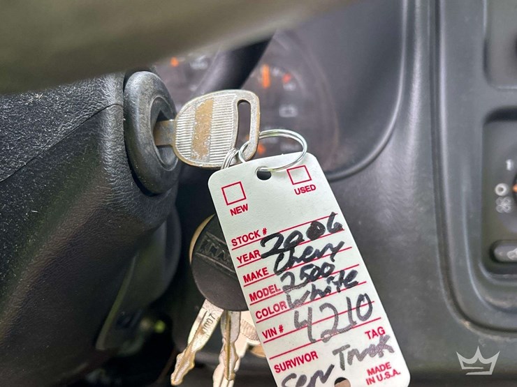 2006-chevrolet-silverado-2500-image-33