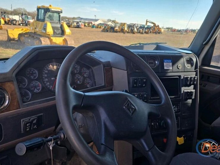 2019-international-hx615-image-27