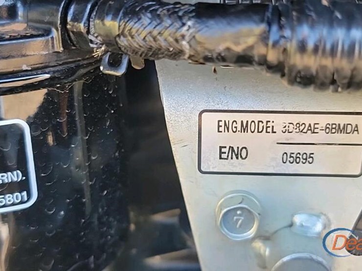 komatsu-pc27mr-3-image-18