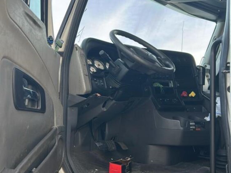 2015-international-prostar-image-16