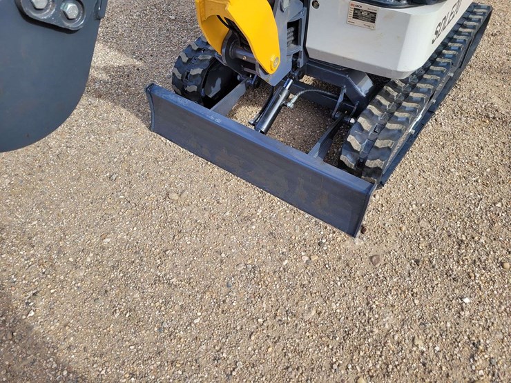 2025-sdlanch-sdle20-mini-excavator-image-2