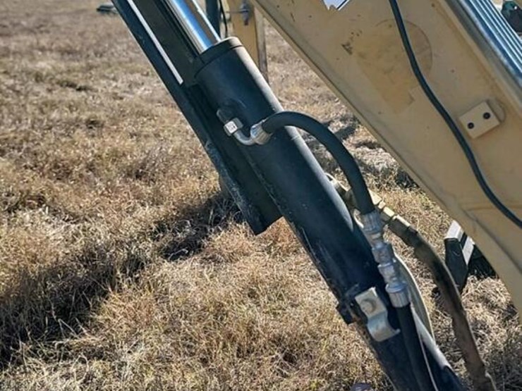 2019-caterpillar-302.7d-image-27