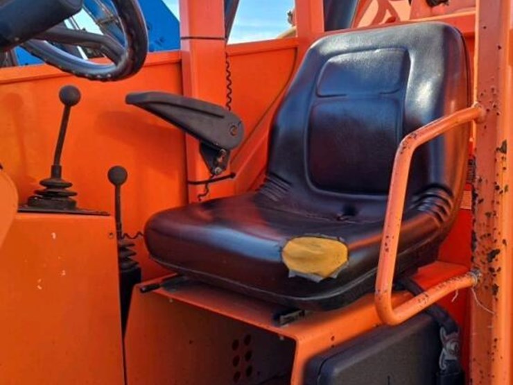 2014-sky-trak-6042-image-16