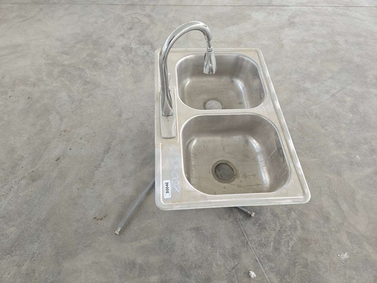 stainless-steel-sink-image-2