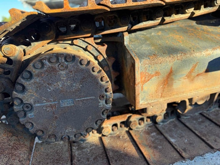 komatsu-pc240-image-9