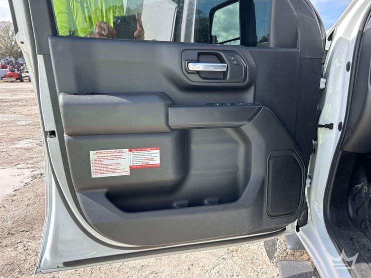 2021-chevrolet-silverado-2500-image-11