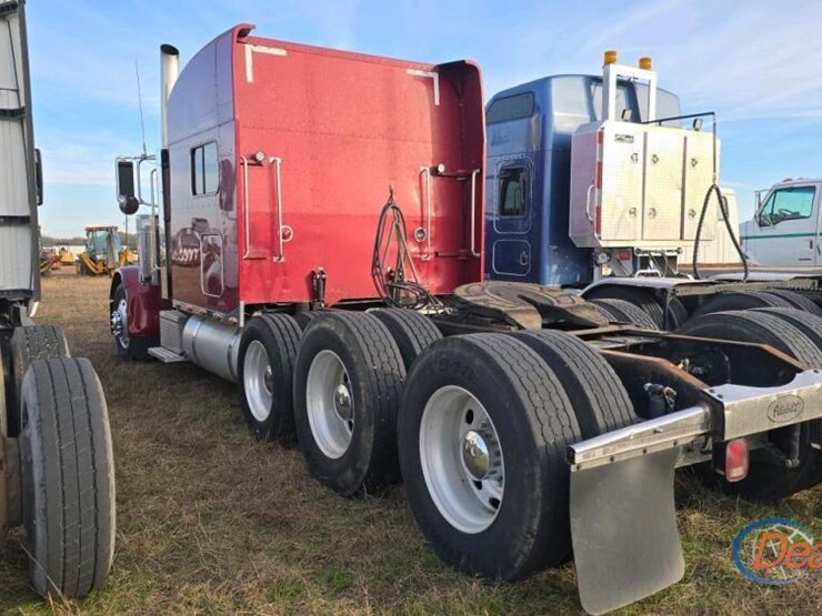 2005-peterbilt-379-image-19