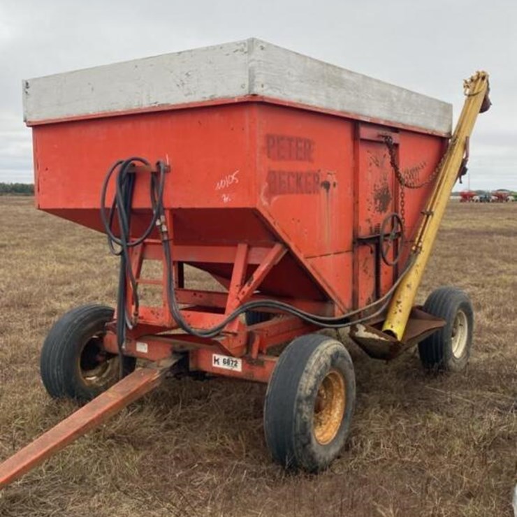 KORY GRAVITY WAGON W/ HYD. AUGER