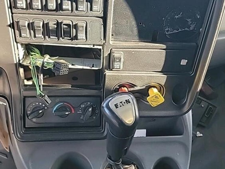 2016-international-prostar-image-21