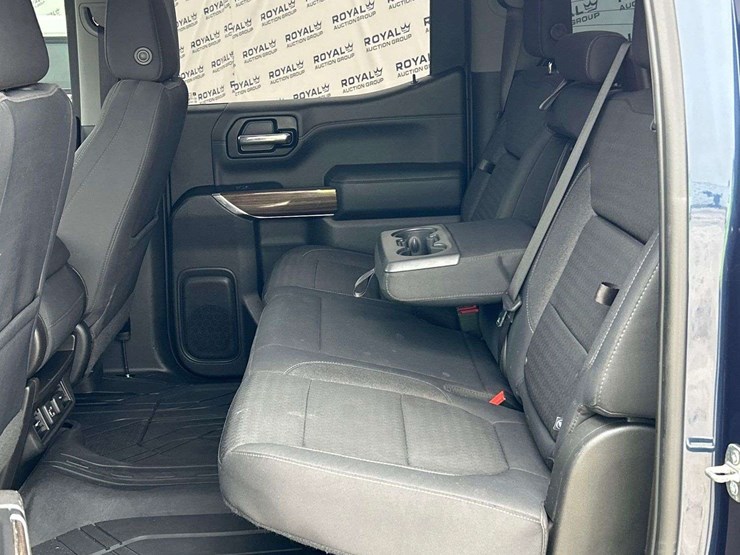 2019-chevrolet-silverado-1500-image-25