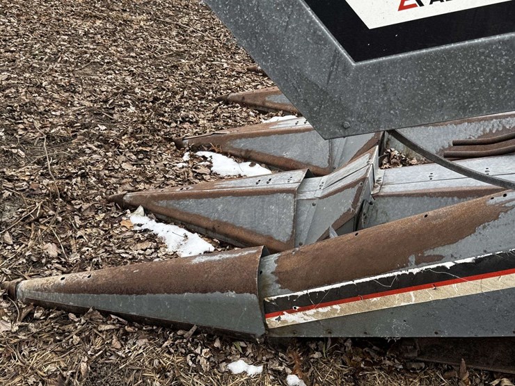 deutz-allis-6-row-corn-head-w/ac-pickup-reel-attachment-image-7